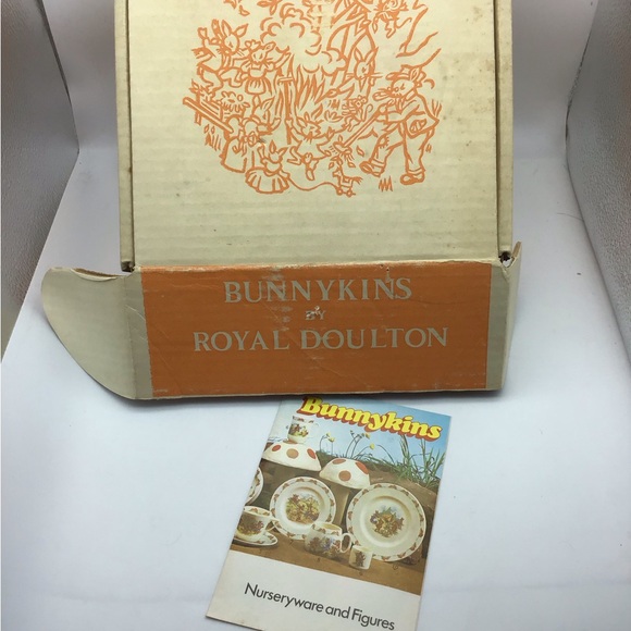 Vintage Bunnykins set, childrens china dishes - Picture 5 of 6